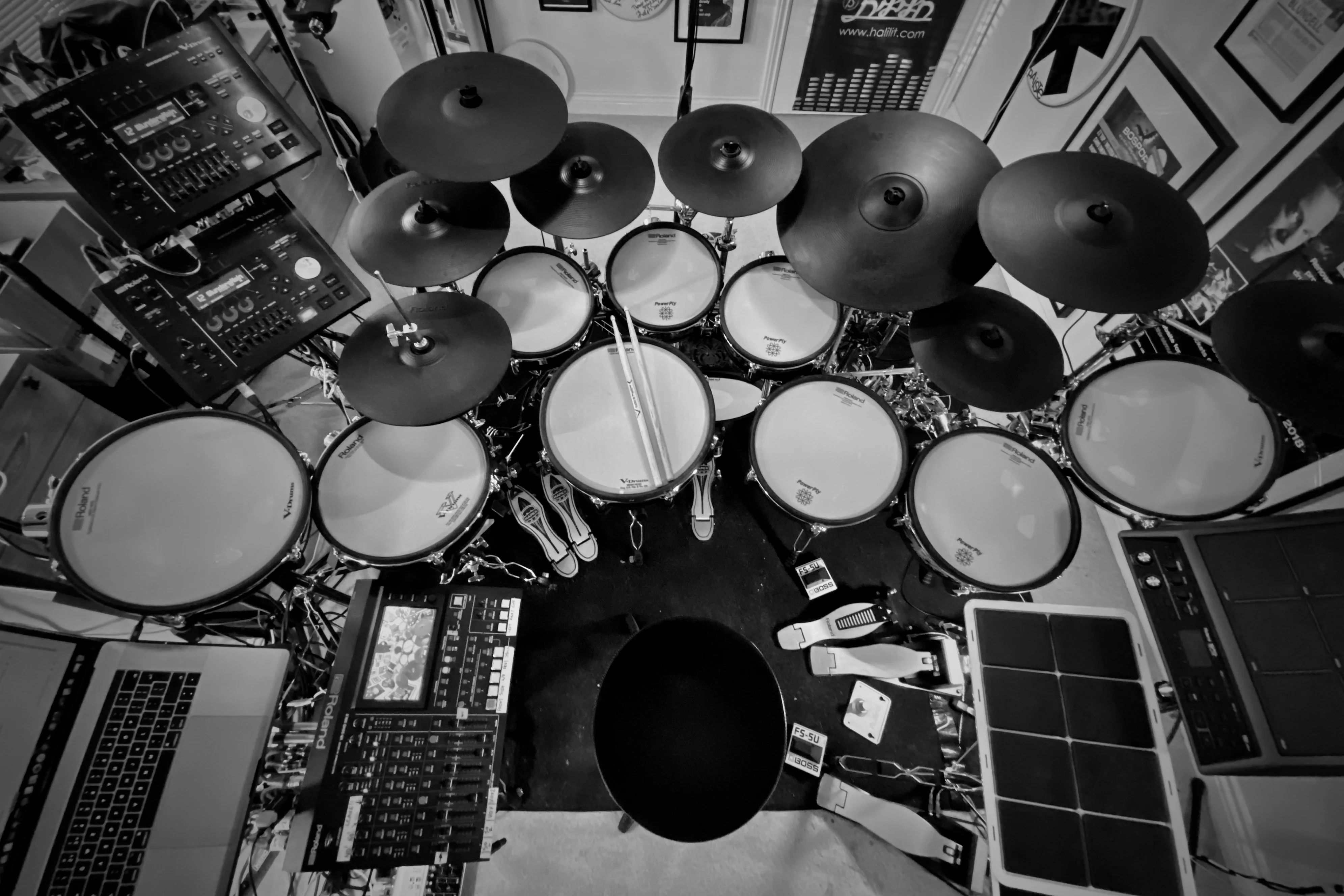 Craig Blundell performing and teaching at the drums
